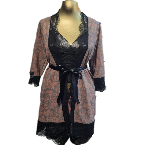سه تیکه تاپ و شورتک با روبدوشامبر حریر طرحدار Sogoli