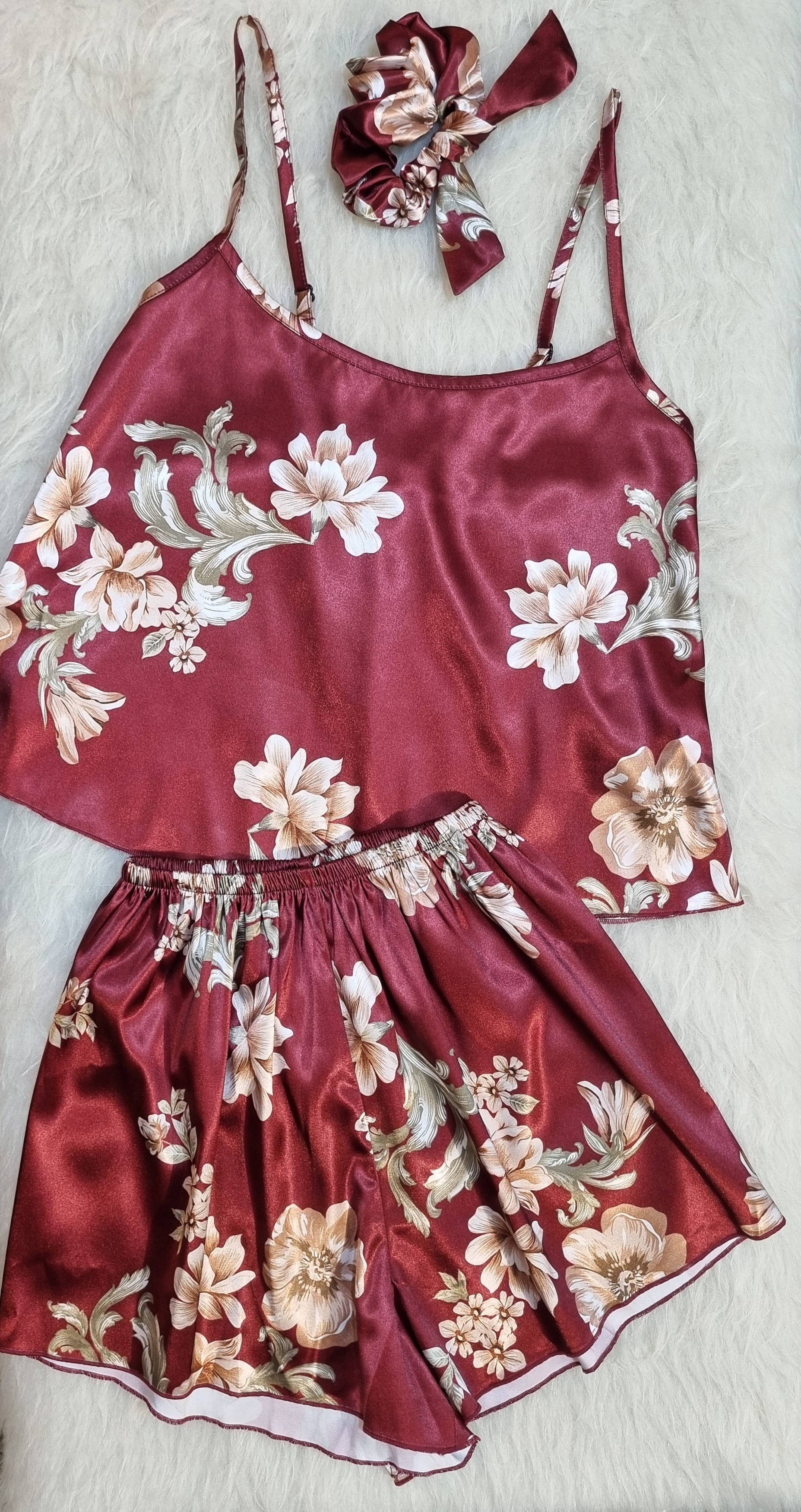 تاپ و شورتک ساتن ابریشم طرح دار با کش مو Lorenza